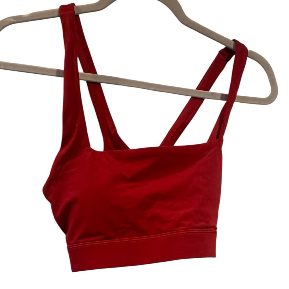 NWT Vuori daily form bra STRAWBERRY Size S
